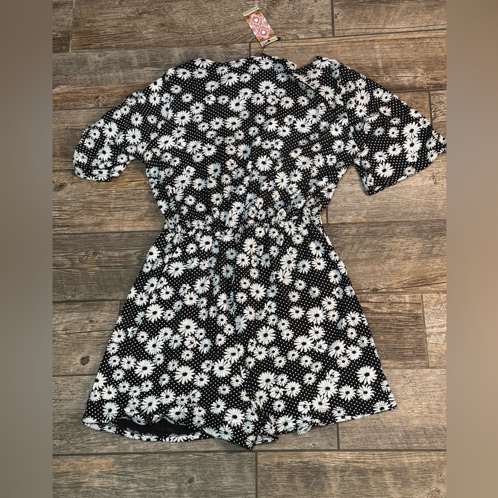 Romper​​ - Picture 2 of 7